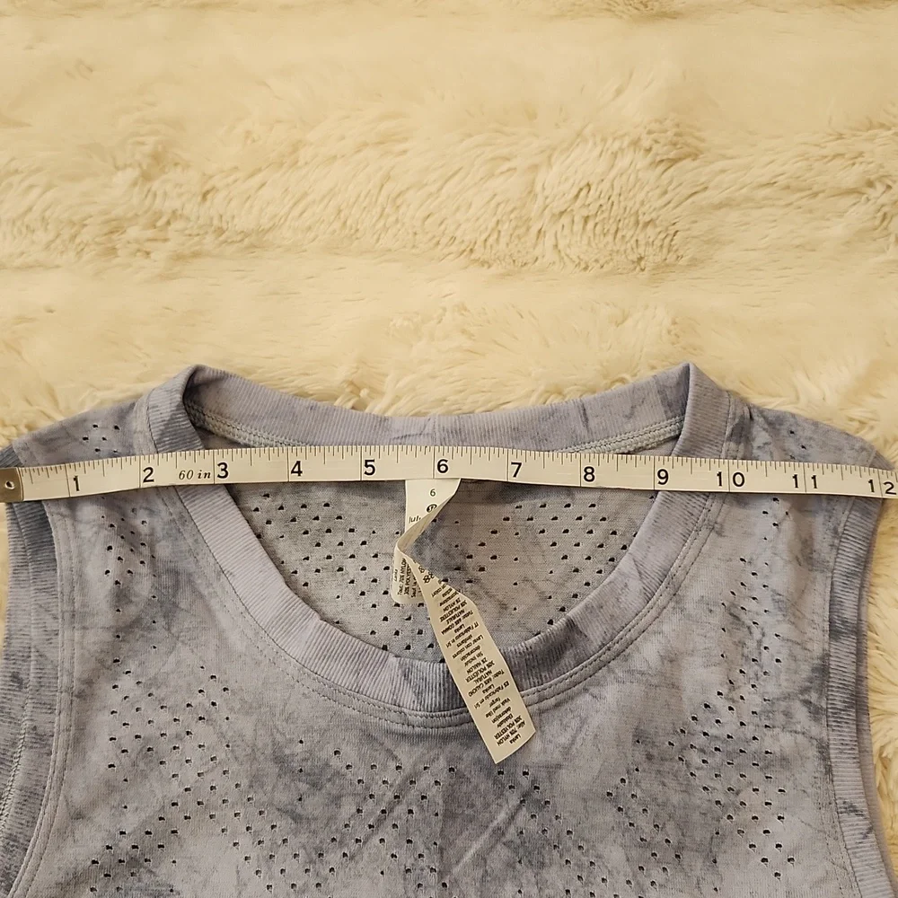 Lululemon Train to be Relaxed Fit Luna Blue Tye Dye Mesh Tank Top size 6 - Picture 9 of 11